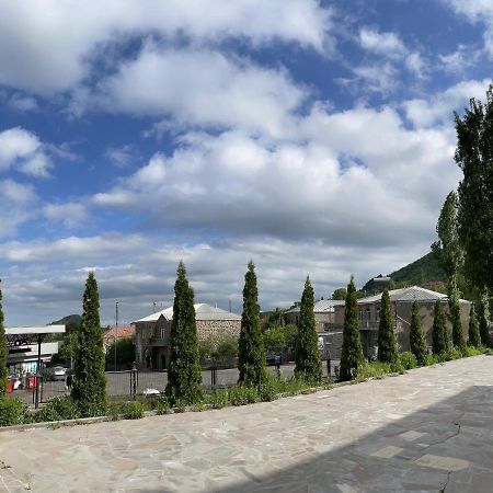 Yolyans Hotel Goris Exterior photo