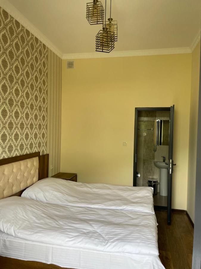 Yolyans Hotel Goris Exterior photo