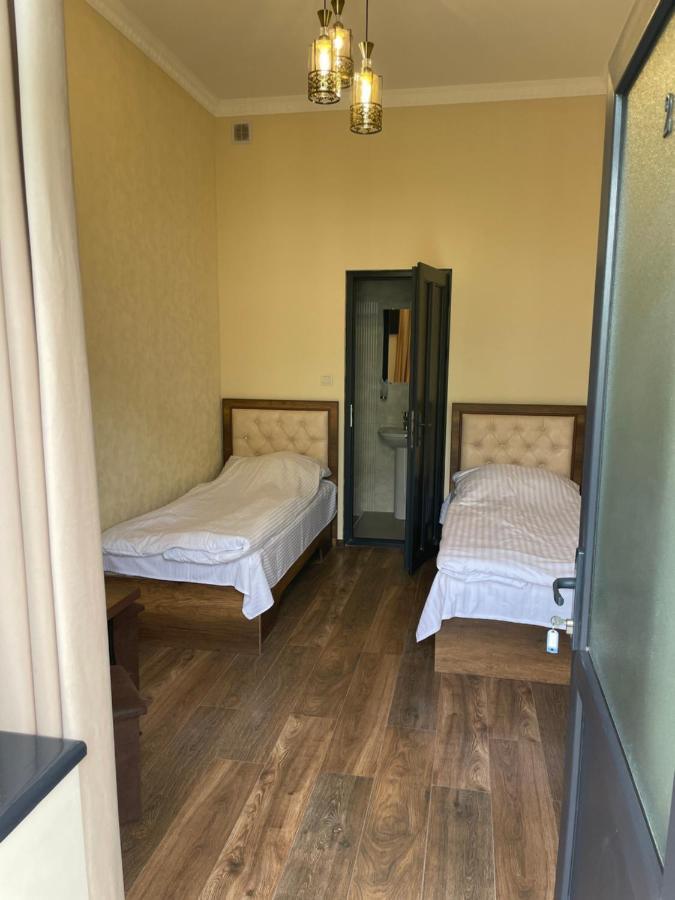 Yolyans Hotel Goris Exterior photo